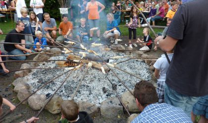 Sommerferien-Programm Stockbrotgrillen